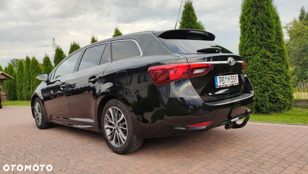 Toyota Avensis 2.0 D-4D Premium - 4