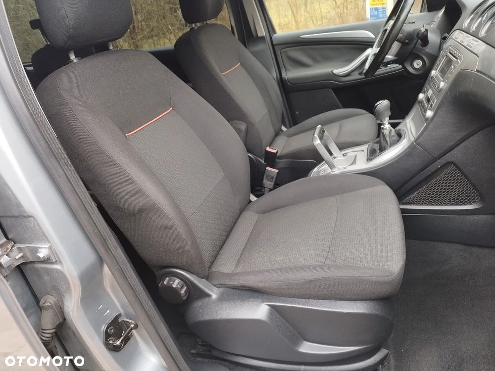 Ford Galaxy - 11