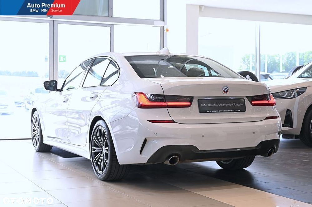 BMW Seria 3 318i - 20