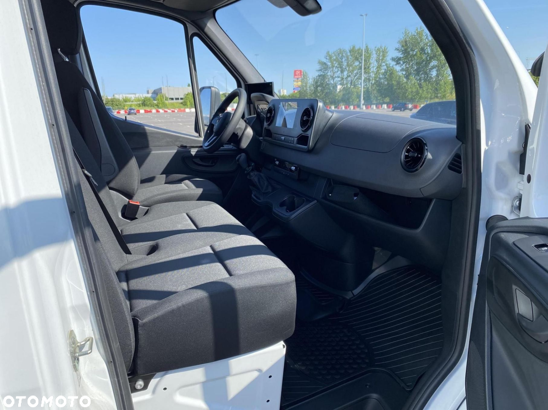 Mercedes-Benz Sprinter - 16