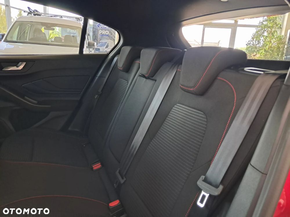 Ford Focus 1.0 EcoBoost mHEV ST-Line X - 26