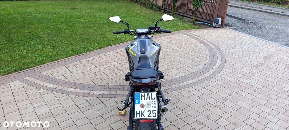 Yamaha MT - 8