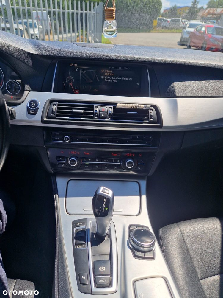 BMW Seria 5 520d Touring - 11