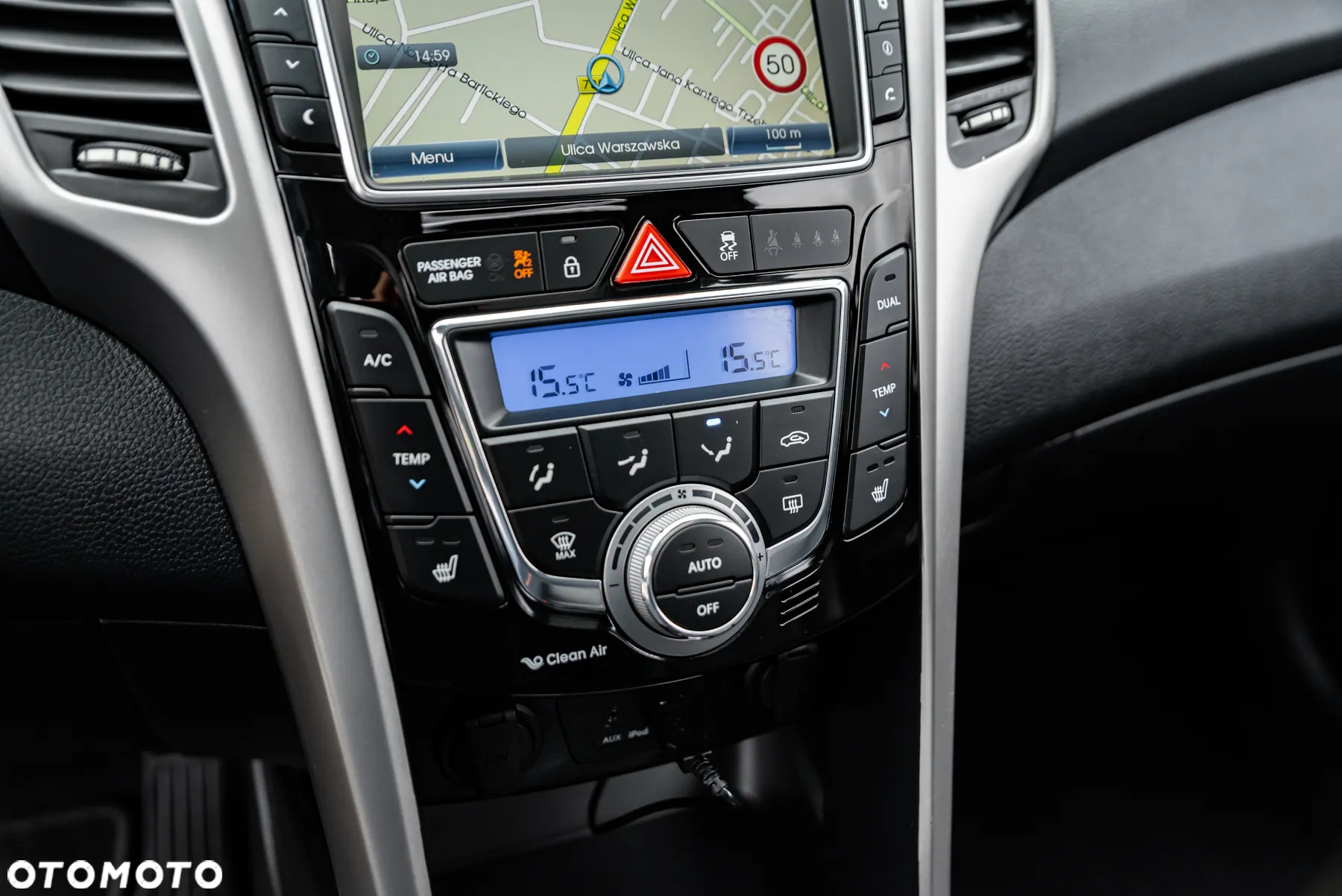 Hyundai i30 1.6 GDI BlueDrive Premium DCT - 24