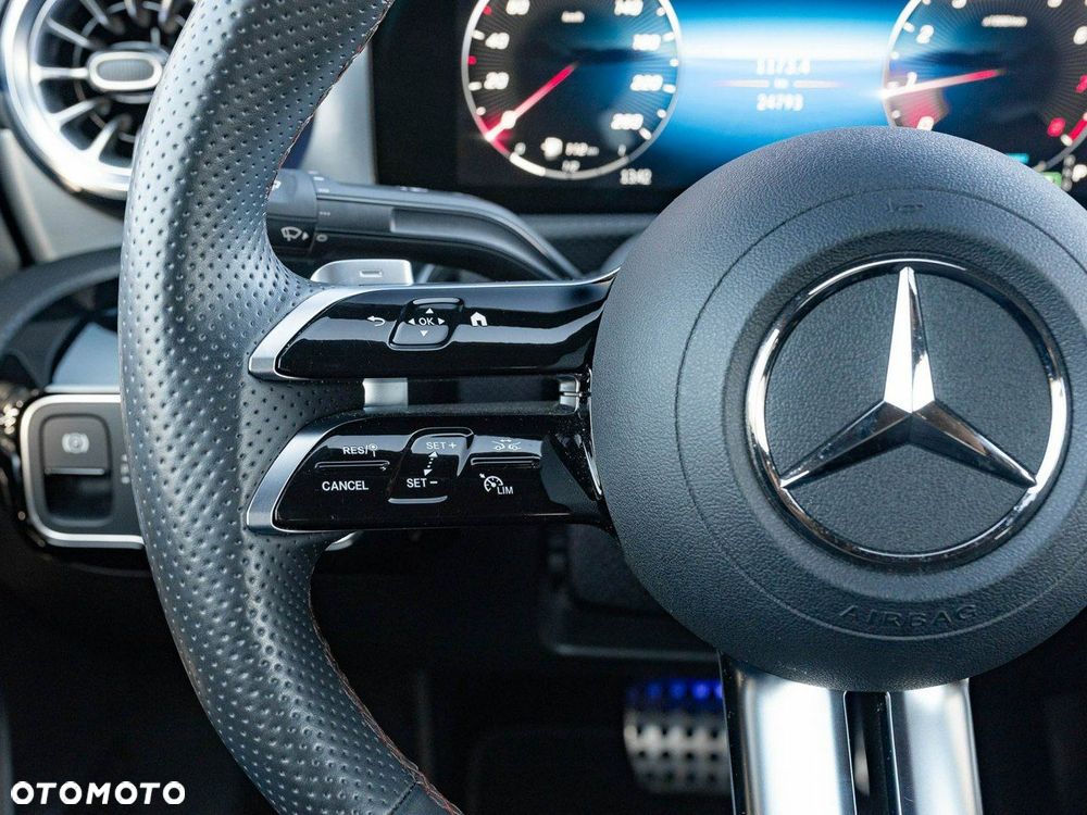 Mercedes-Benz CLA - 16