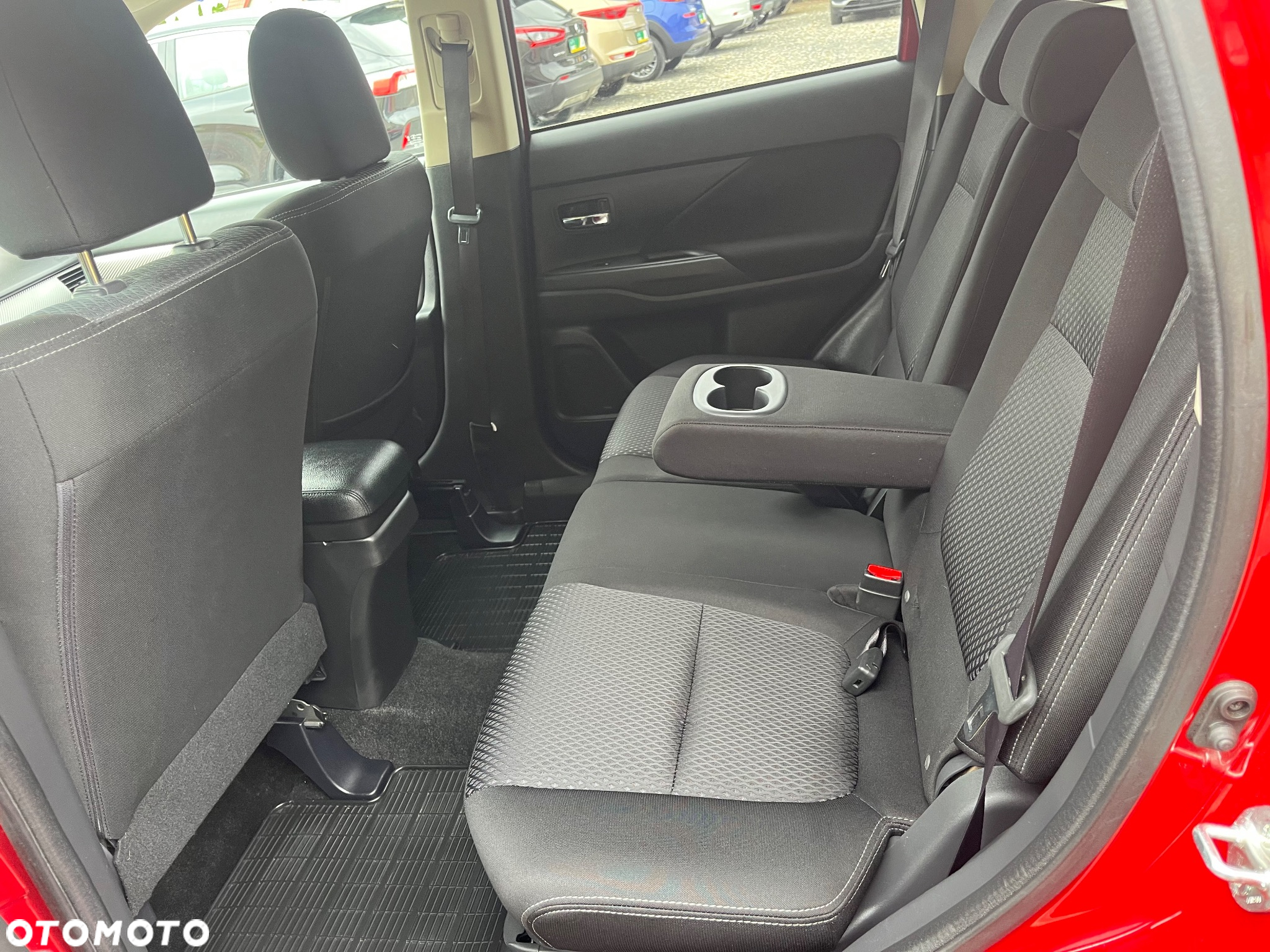 Mitsubishi Outlander 2.0 2WD CVT Diamant Edition+ - 14