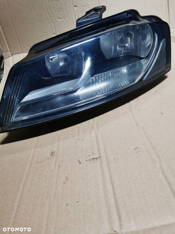 Lampa przednia lewa Audi A3 8P Lift 8P0941003BC
