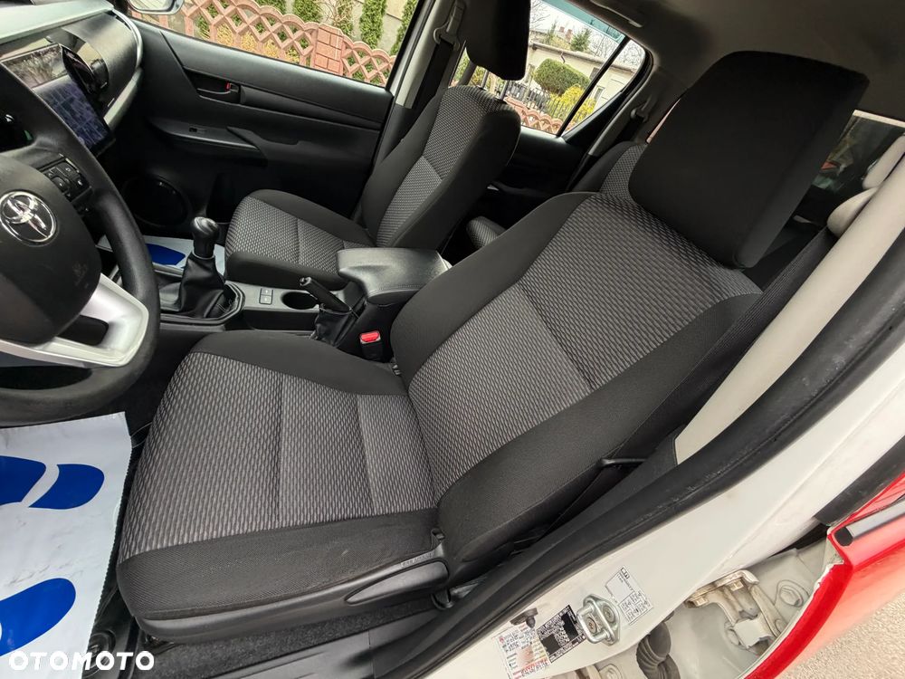 Toyota Hilux 2.4 D-4D Double Cab DLX 4x4 - 12