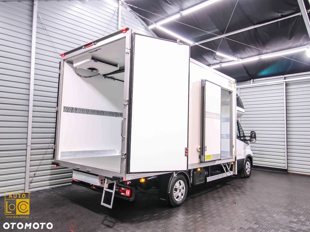 Iveco DAILY CHŁODNIA + MROŹNIA + AGREGAT x 2 + AUTOMAT - 4