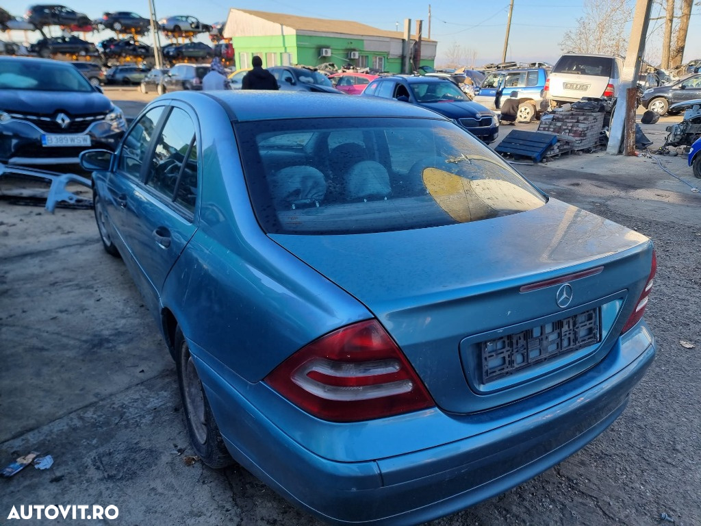 Dezmembrez Mercedes c class w203 c200 motor 2.2cdi  om611.962  136CP Volan STANGA xenon trapa bara fata spate usa aripa dreapta spate telescop far tripla cutie de viteze manuala dezmembrari - 4
