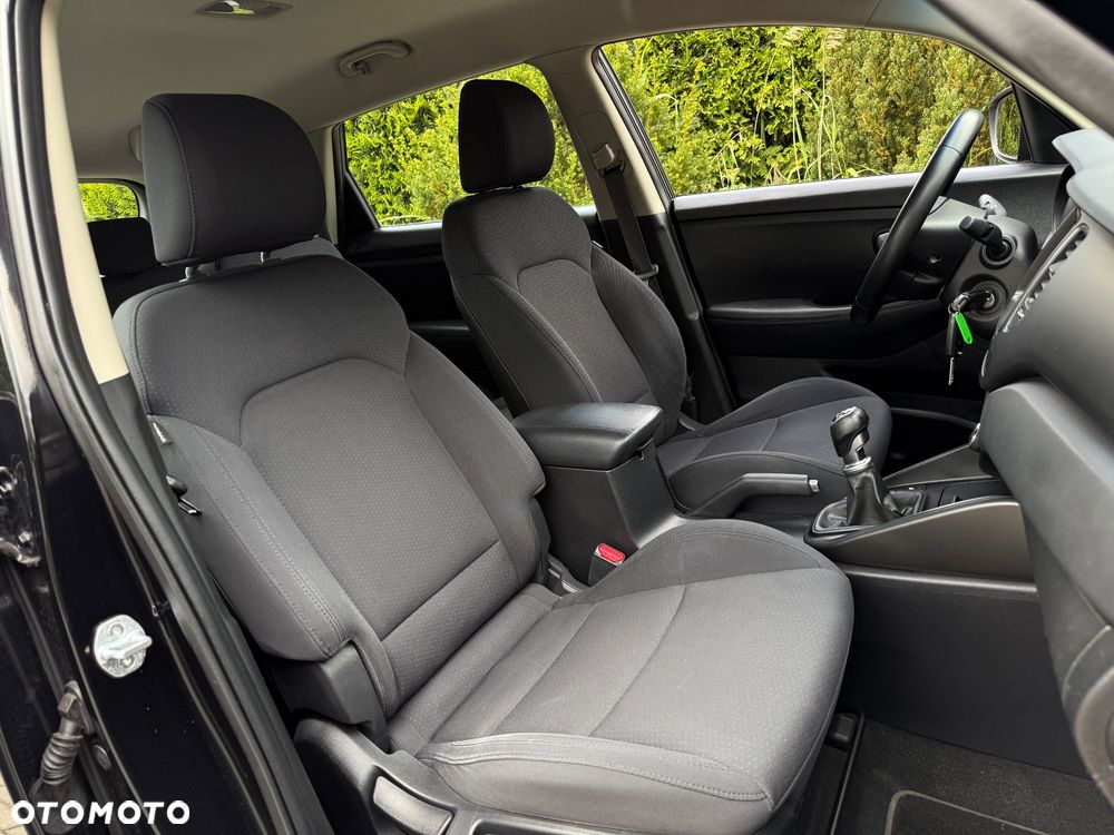 Kia Carens 1.6 GDI Dream Team Edition - 10