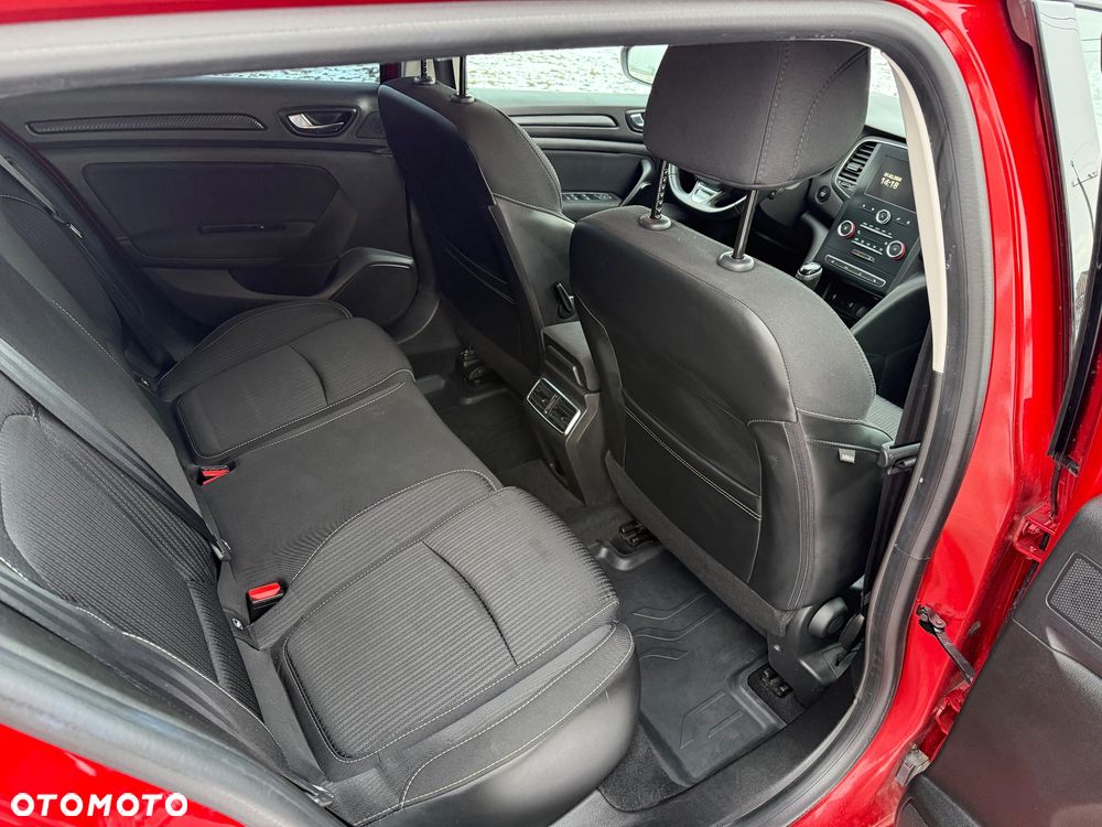 Renault Megane TCe 140 GPF BUSINESS EDITION - 18