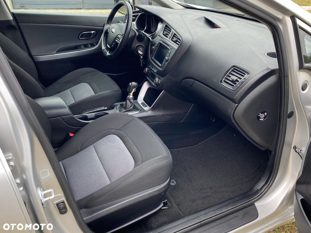 Kia Ceed 1.4 CVVT Dream Team Edition - 18