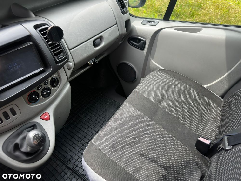 Renault Trafic - 2