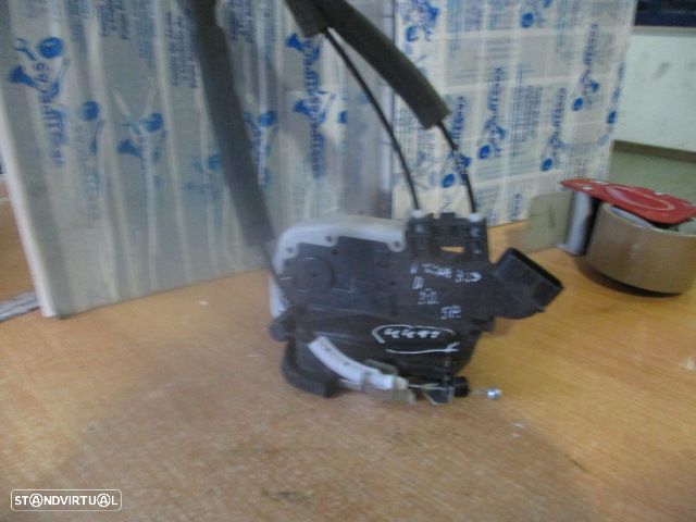 Fecho Y2413530 NISSAN MICRA K13 2011 5P FD 2 PINOS - 5