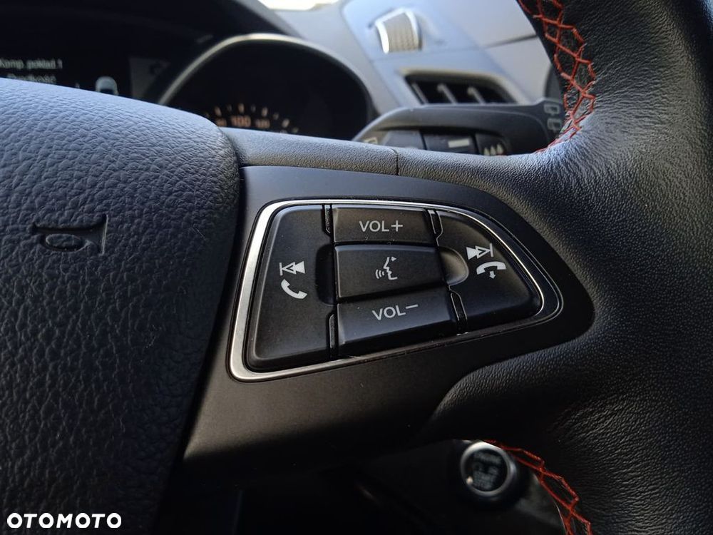 Ford Kuga 1.5 EcoBoost 2x4 ST-Line - 16