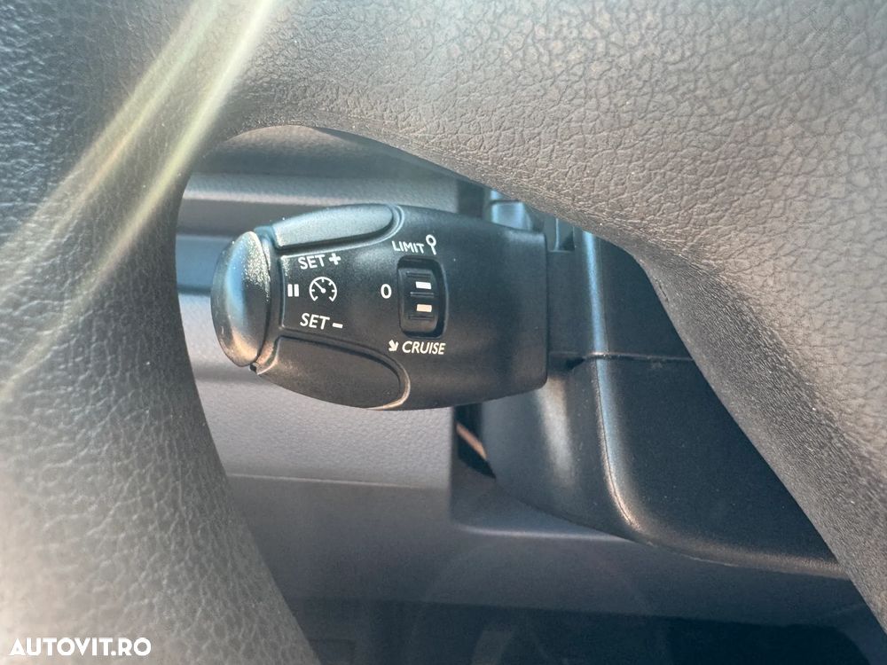 Opel Vivaro - 20