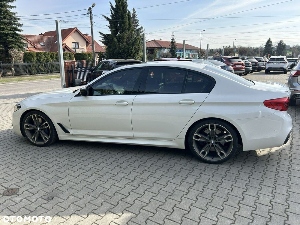BMW Seria 5 M550i xDrive sport - 4