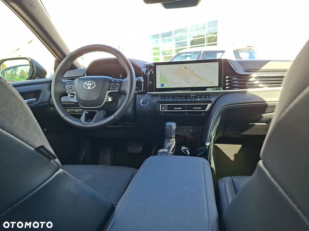 Toyota Camry - 33