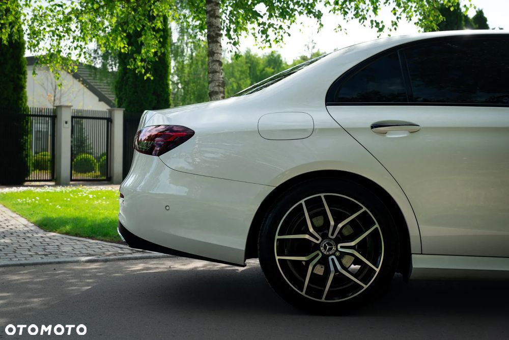 Mercedes-Benz Klasa E 220 d 4-Matic Business Edition - 12