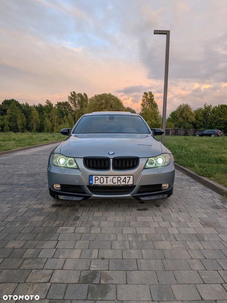 BMW Seria 3 320i - 4