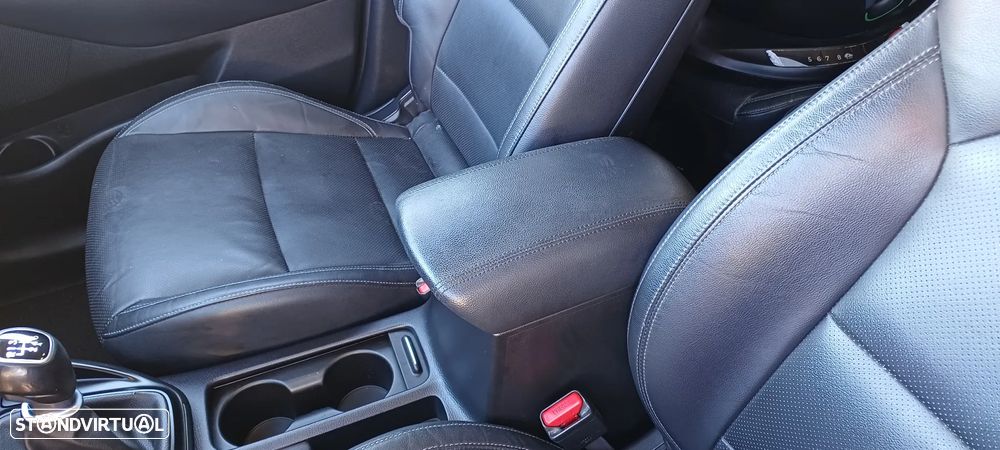 Kia Carens 1.7 CRDi ISG TX - 30