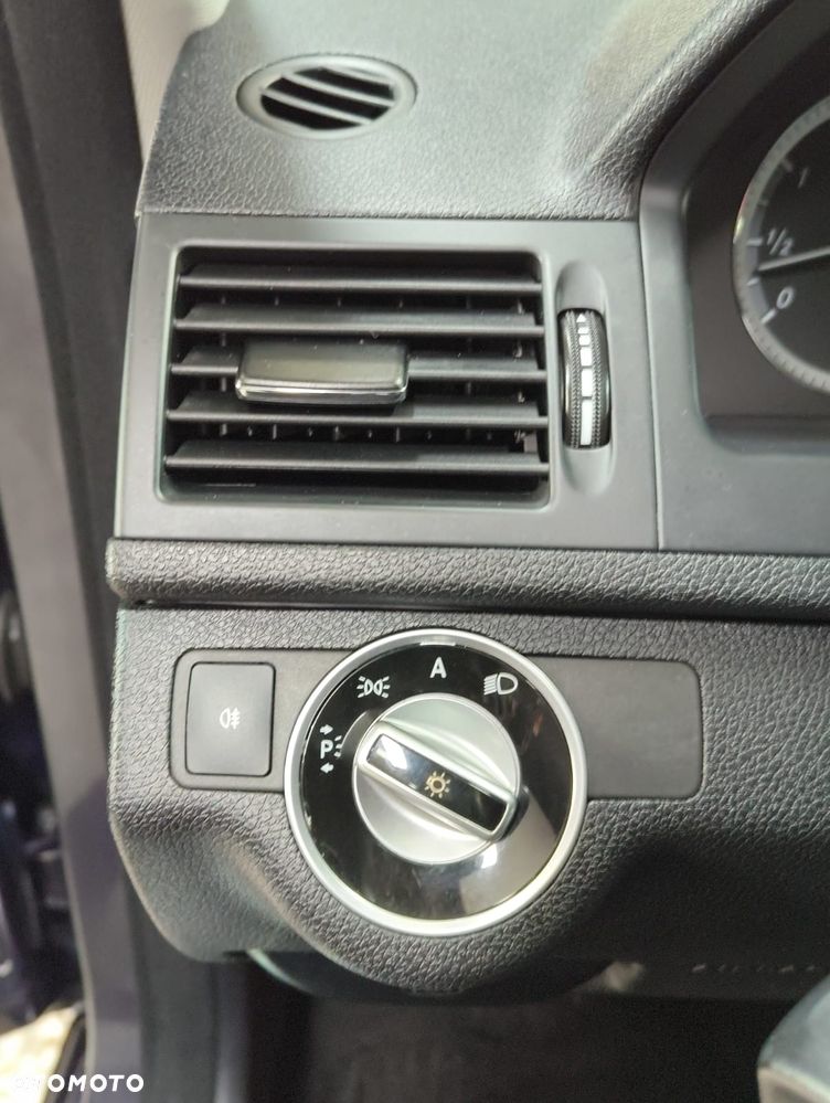 Mercedes-Benz Klasa C 200 CDI DPF BlueEFFICIENCY SPORT EDITION - 31