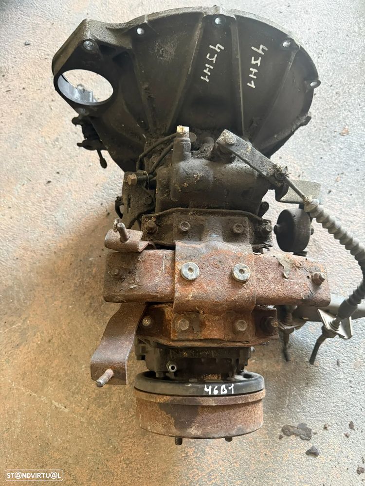 Caixa de Velocidades Isuzu 3.0 Ref: 4JH1 - 1