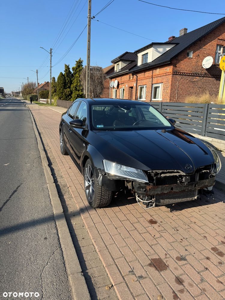 Skoda Superb 2.0 TDI 4x4 L&K DSG - 6