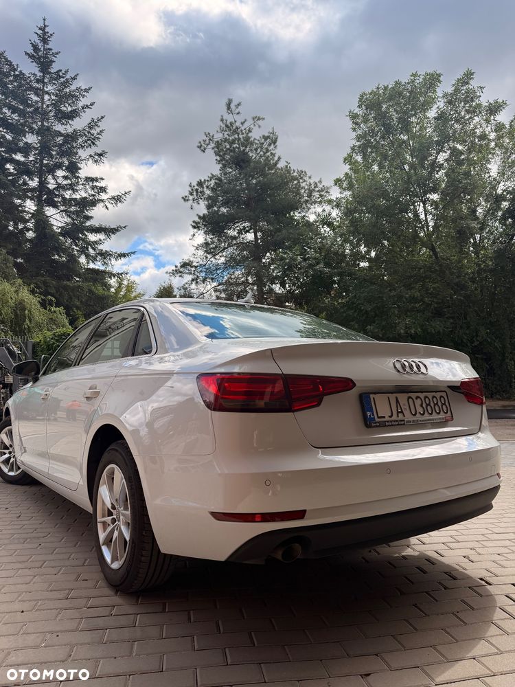 Audi A4 Limousine - 2