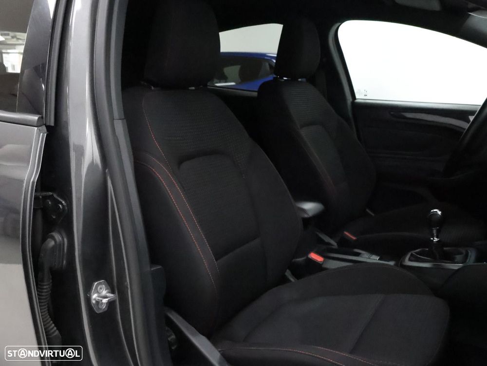 Ford Focus 1.0 EcoBoost MHEV ST-Line - 27
