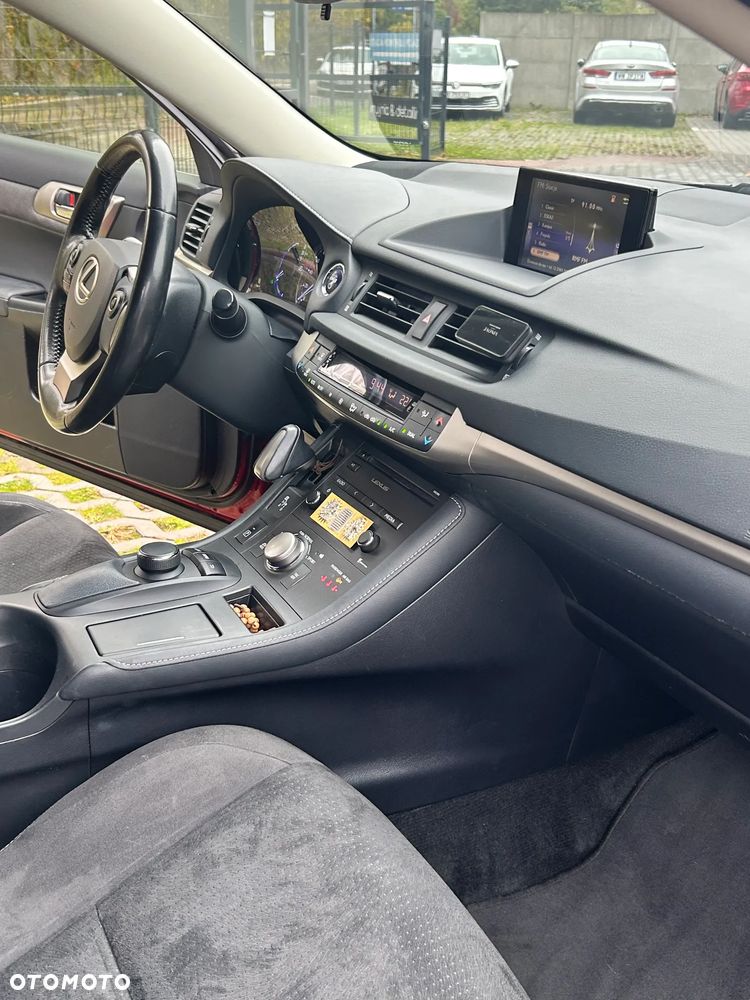 Lexus CT - 12