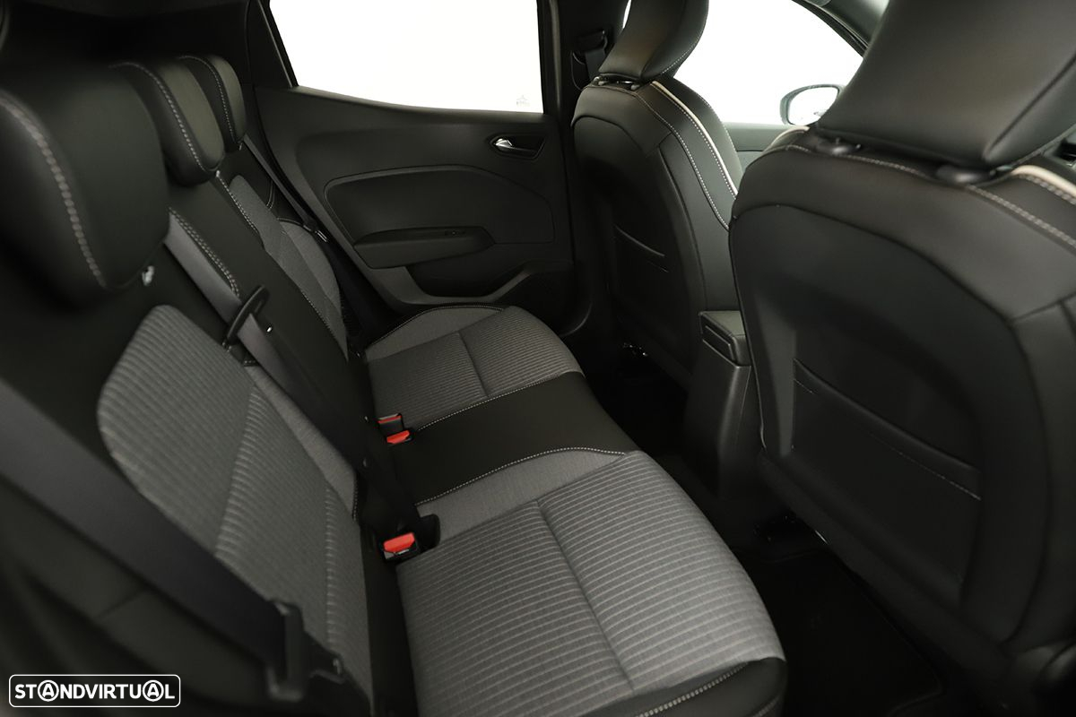 Renault Clio 1.6 E-Tech Full Hybrid Techno - 21
