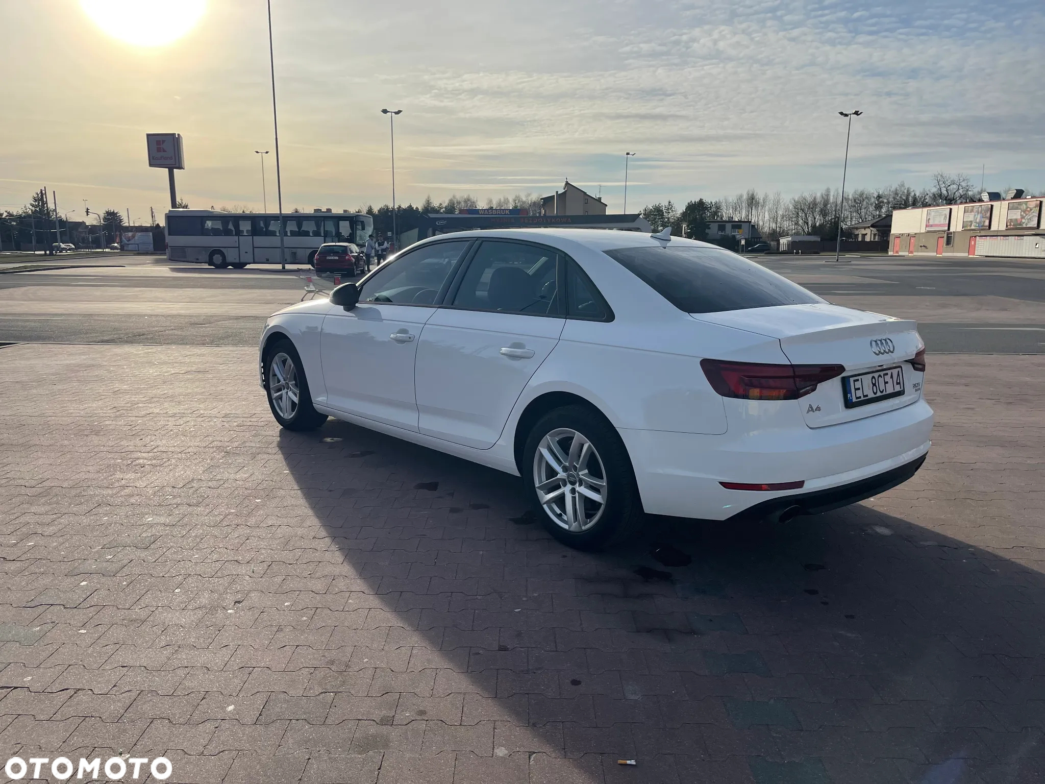 Audi A4 2.0 TFSI ultra S tronic - 9