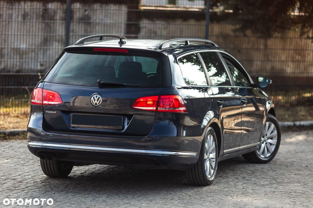 Volkswagen Passat 2.0 Blue TDI SCR Comfortline - 11