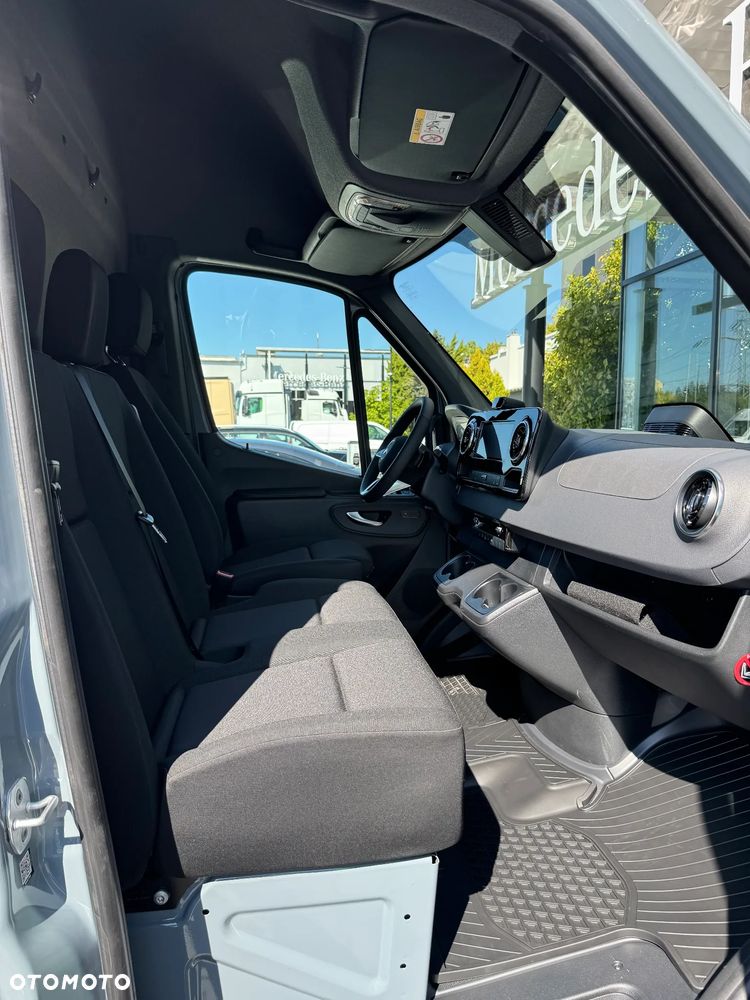 Mercedes-Benz Sprinter - 17