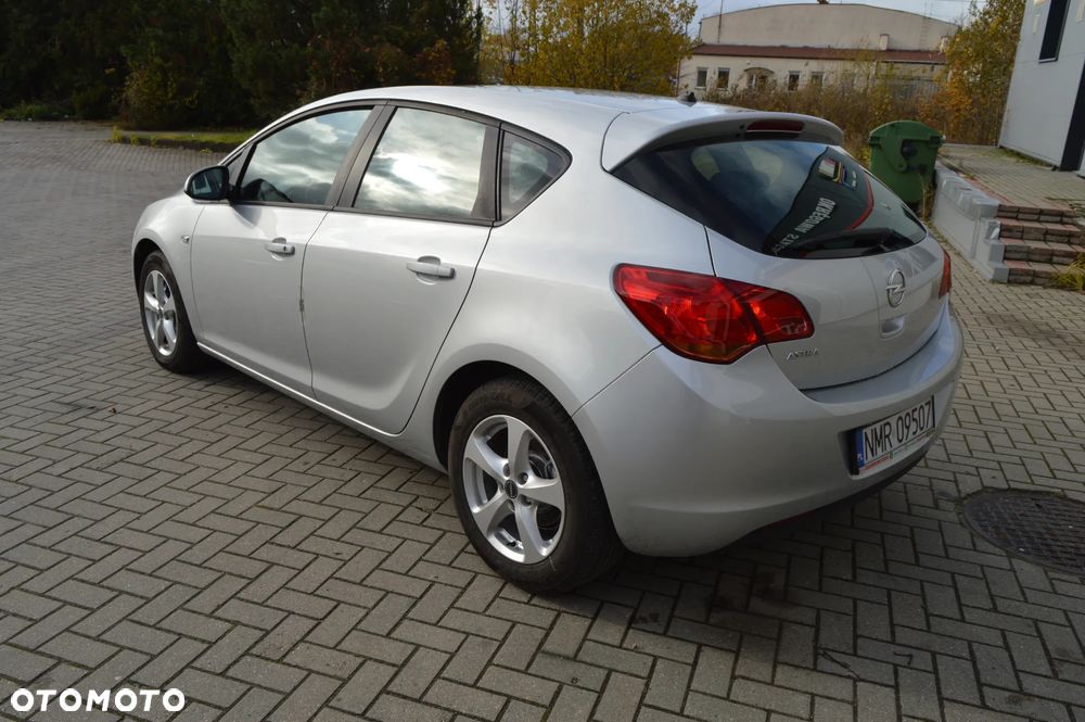 Opel Astra 1.6 - 6