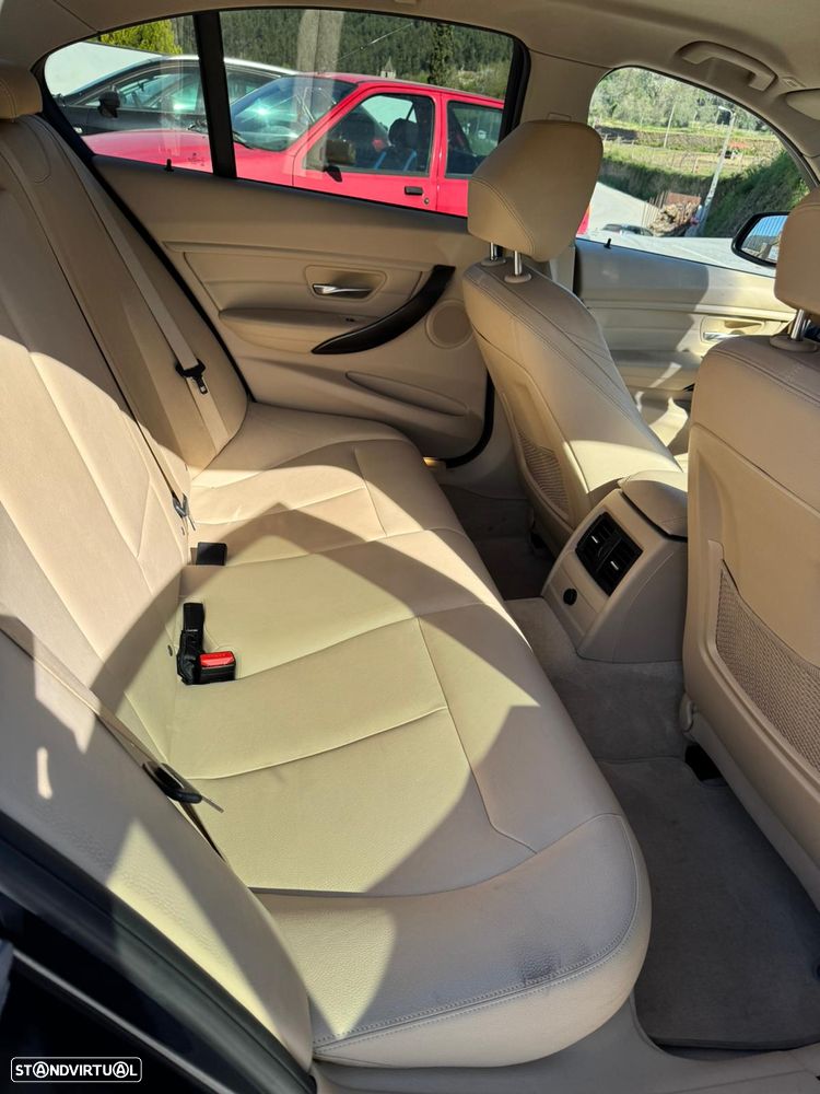 BMW 318 d Auto Line Sport - 10