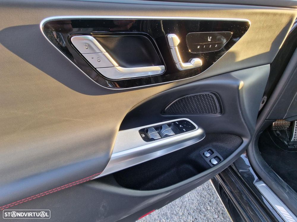 Mercedes-Benz E 53 AMG Hybrid 4Matic+ - 37