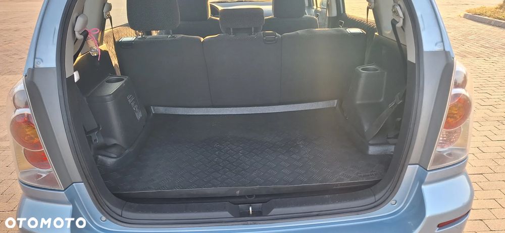 Toyota Corolla Verso 1.8 Sol 7os - 19