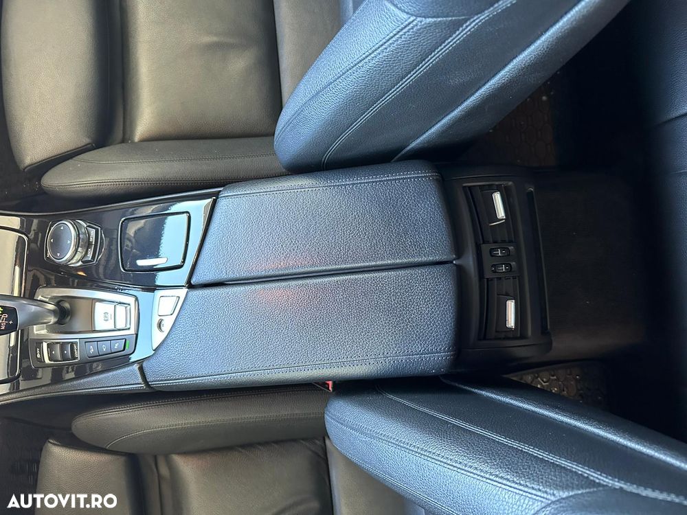 BMW Seria 5 520d xDrive AT - 28