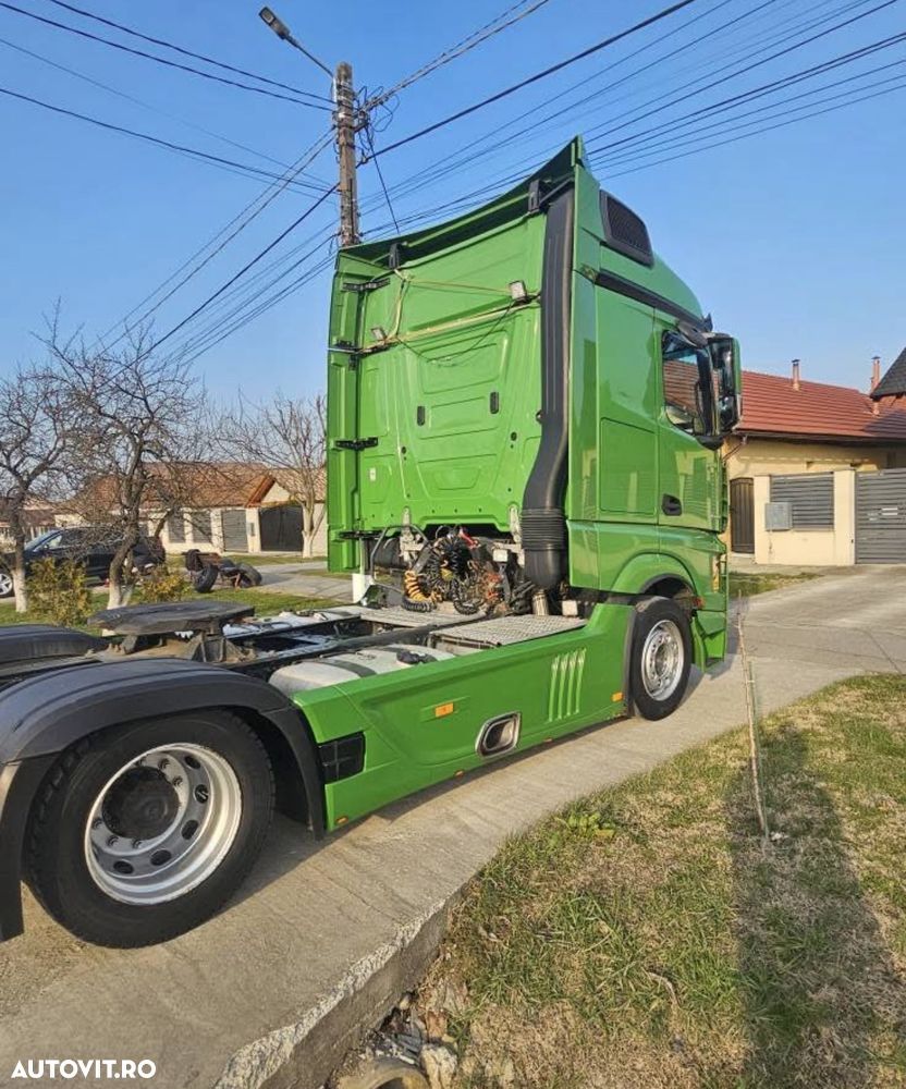 Mercedes-Benz Actros - 4