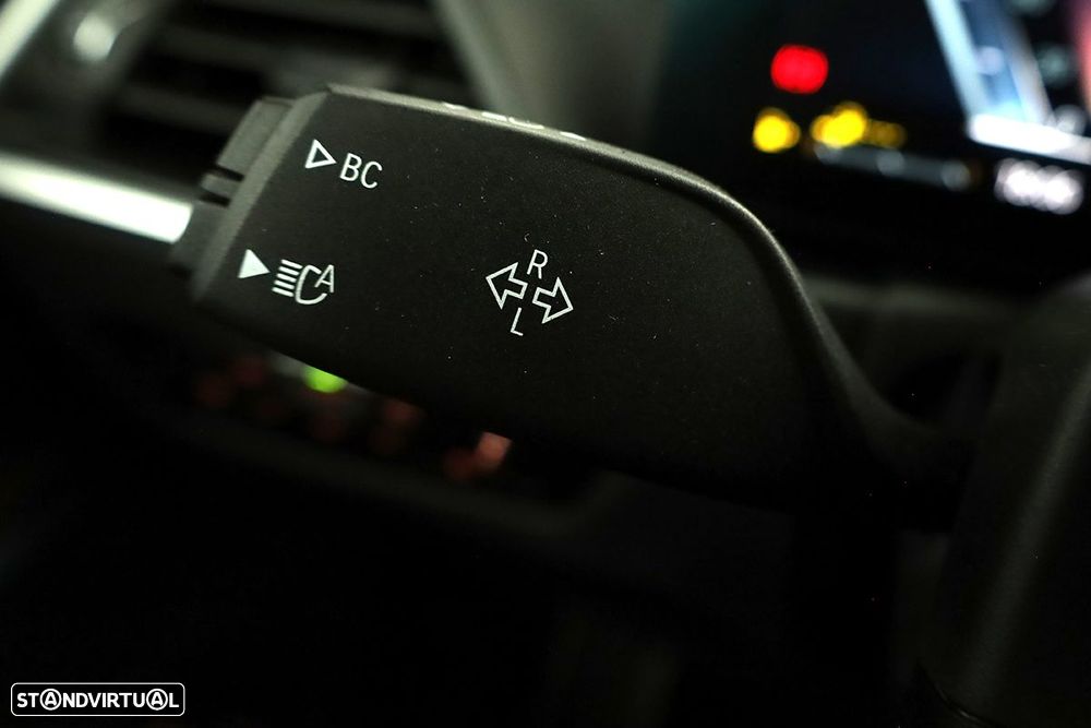 BMW 320 e Pack Desportivo M Auto - 17