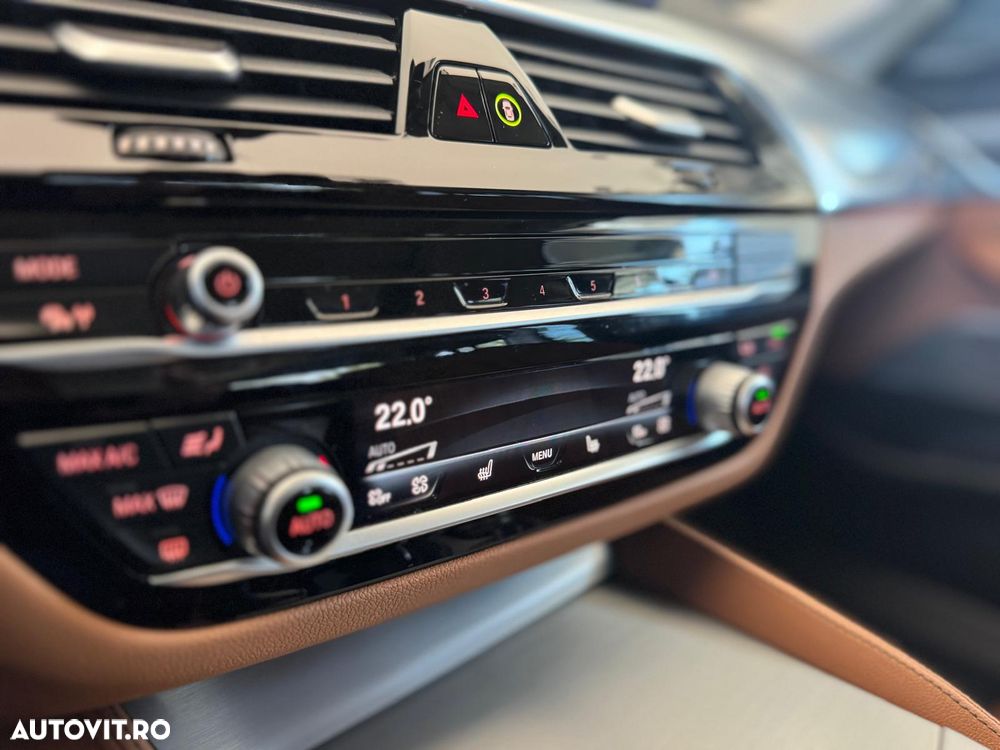 BMW Seria 5 530d xDrive AT MHEV - 21