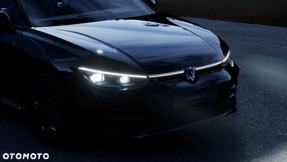 Volkswagen Passat Variant 2.0 TSI R-Line Plus DSG - 11