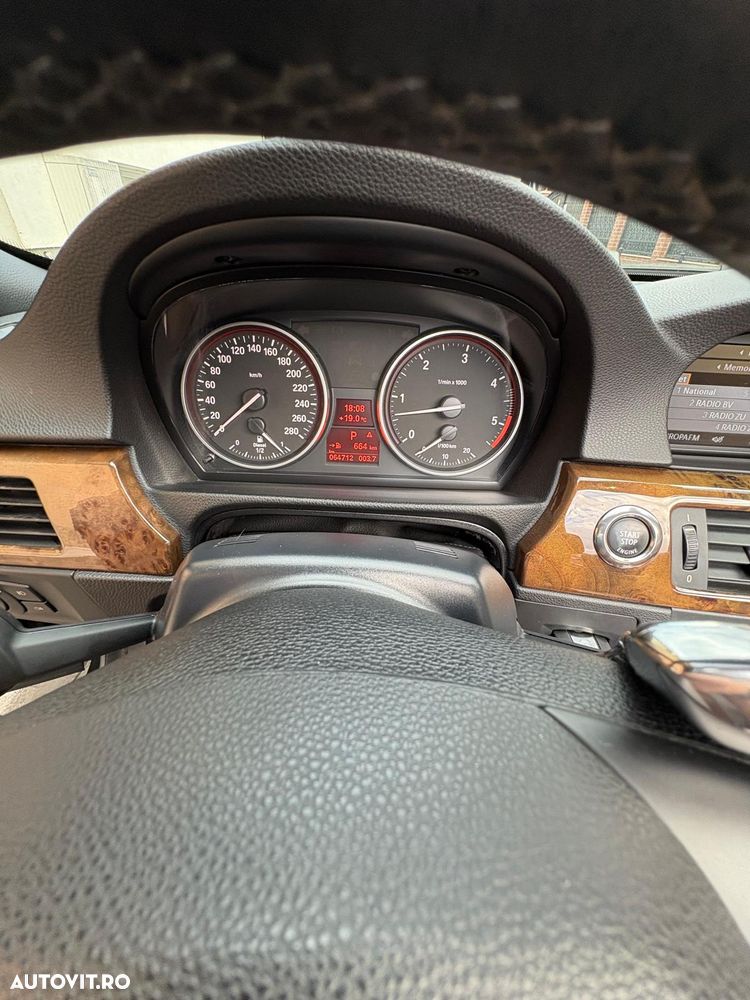 BMW Seria 3 325d Aut. - 35