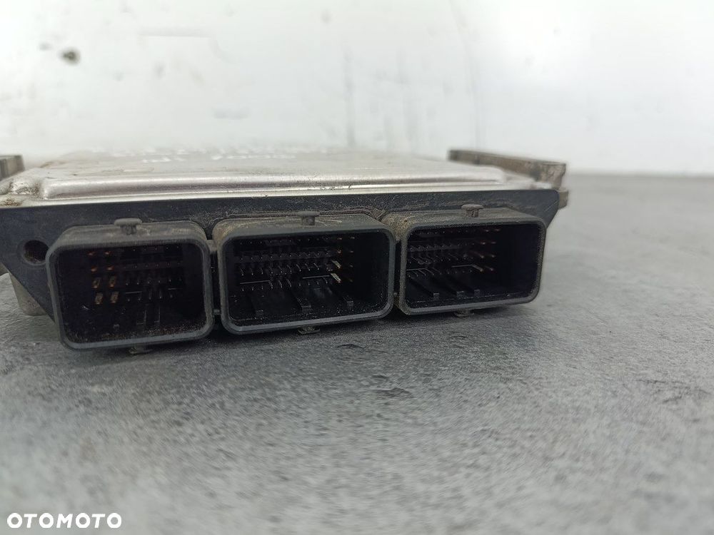 KOMPUTER, STEROWNIK RENAULT SCENIC III 23710055R 0281015798  BOSCH 1.9 DCI - 4