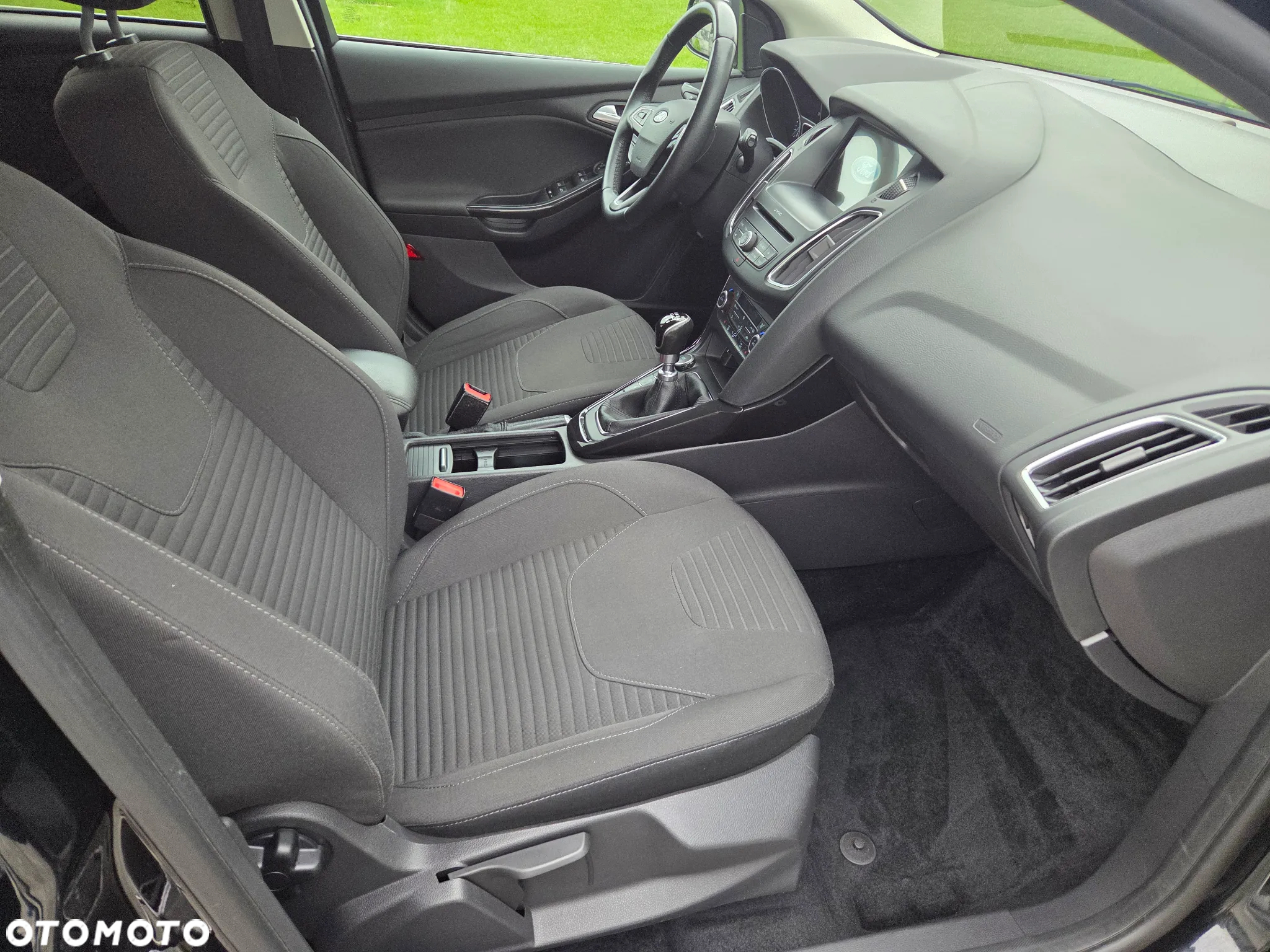 Ford Focus 1.0 EcoBoost Hybrid ST-LINE - 11