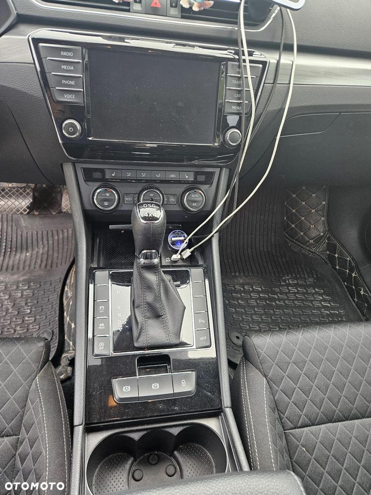 Skoda Superb 2.0 TDI 4x4 Style DSG - 16
