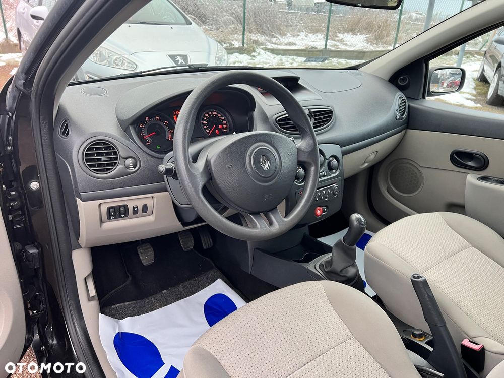 Renault Clio 1.2 16V Expression - 19